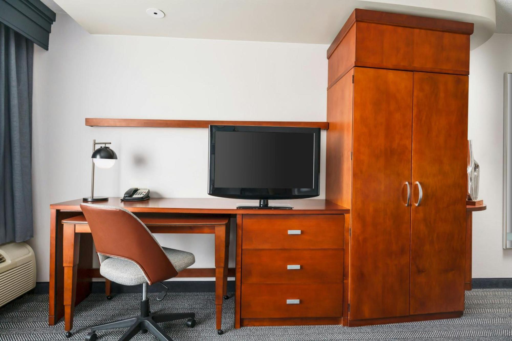 Hotel Courtyard Hartford Farmington Esterno foto